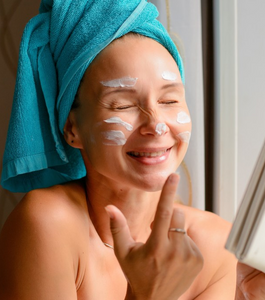 5 recetas caseras de cremas para el contorno de ojos, para patas de gallo, hinchazón, ojeras y más