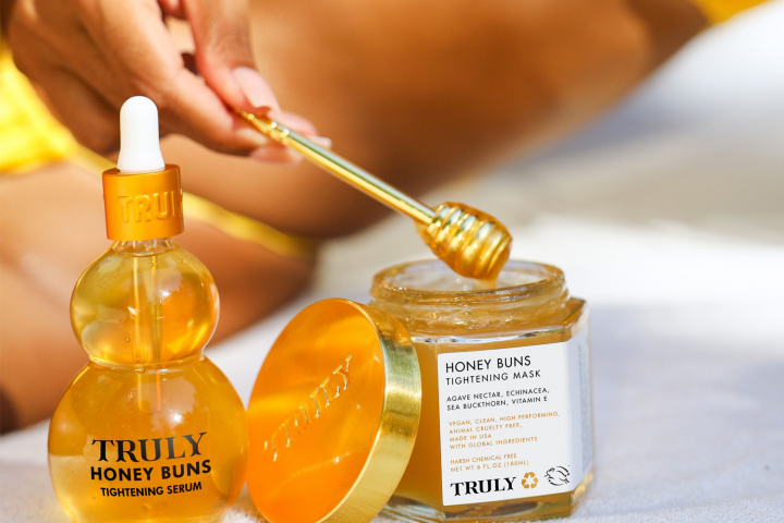 Agave vs Honey: How They Compare in Skincare