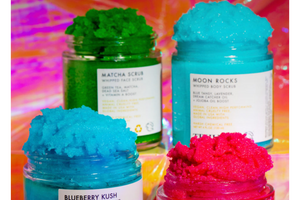 Lo que se debe y no se debe hacer con los exfoliantes de azúcar para la piel