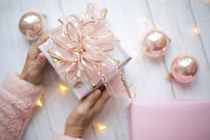 10 ideas para intercambiar regalos navideños en el trabajo