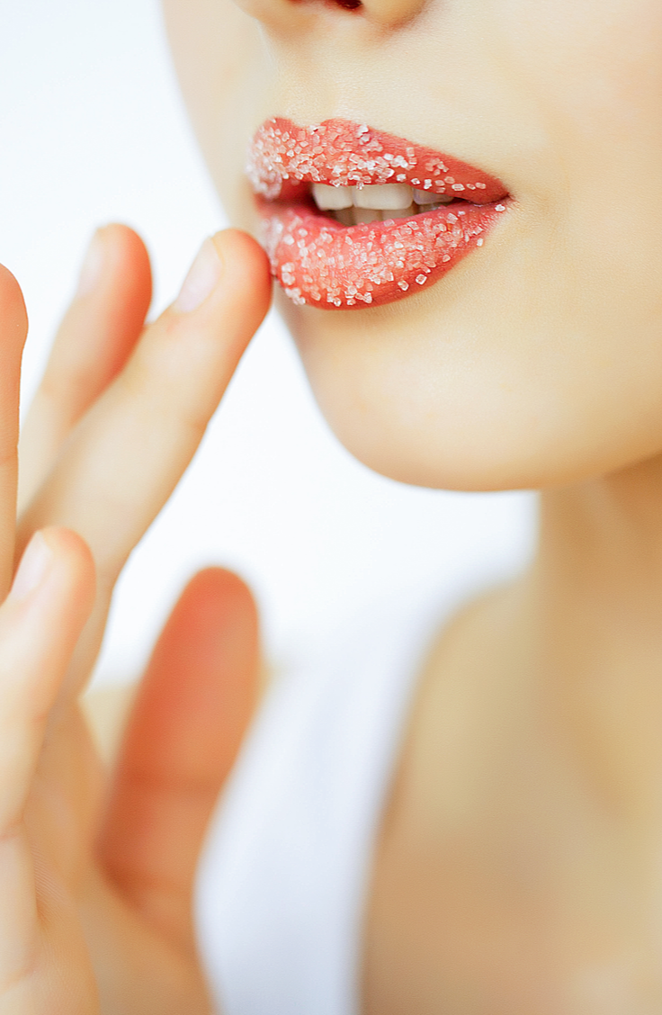 How to Exfoliate Lips in 7 Luscious Ways